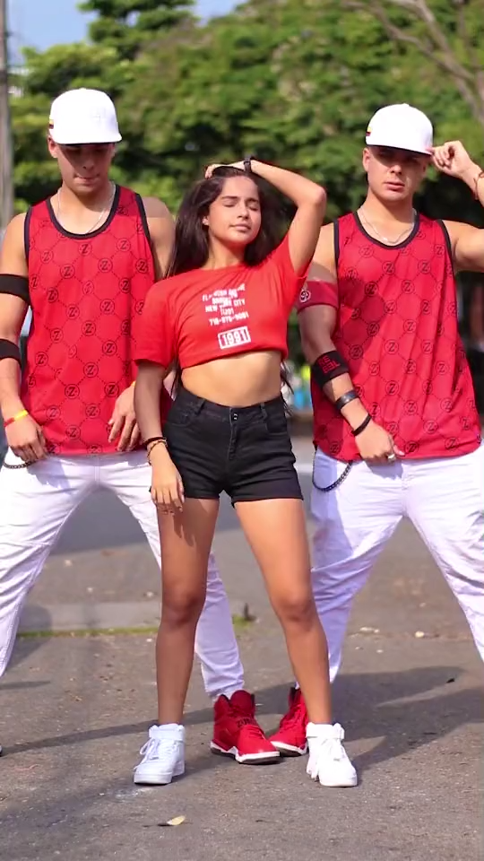 Dancing Sara ,Copa Cabana, Colombia #15, Saravalentina