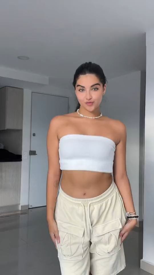 Dancing Sara ,Copa Cabana, Colombia #11, Saravalentina