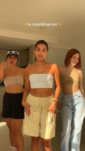 Dancing Sara ,Copa Cabana, Colombia #10a, Saravalentina