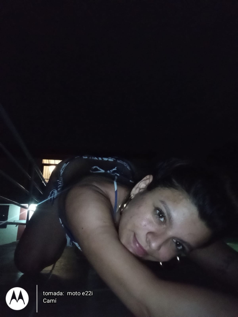 Lindo día en una laguna tomando el sol en mis nalguita