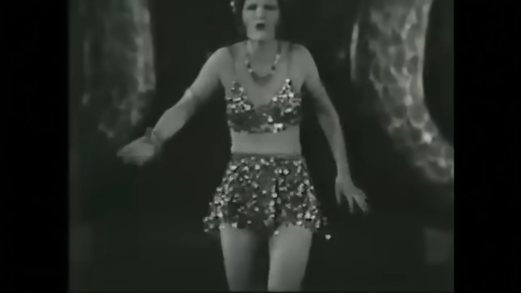 Snake Hips Ann Pennington in Happy Days (1929 )