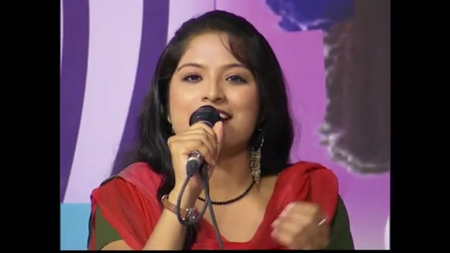 Aarti Gill During Antakshri Programme, (Hindi)